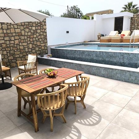 Valantina'S & Mannouel Lardos Luxury Villas Bagian luar foto