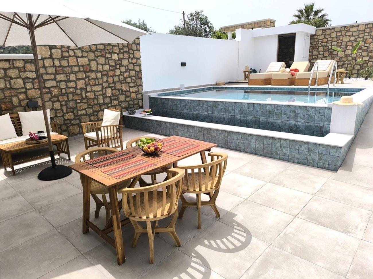 Valantina'S & Mannouel Lardos Luxury Villas Bagian luar foto