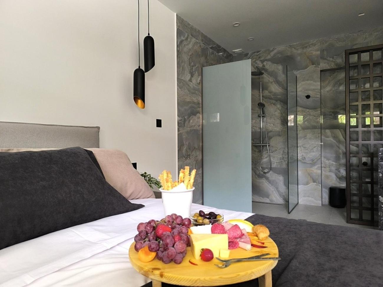 Valantina'S & Mannouel Lardos Luxury Villas Bagian luar foto