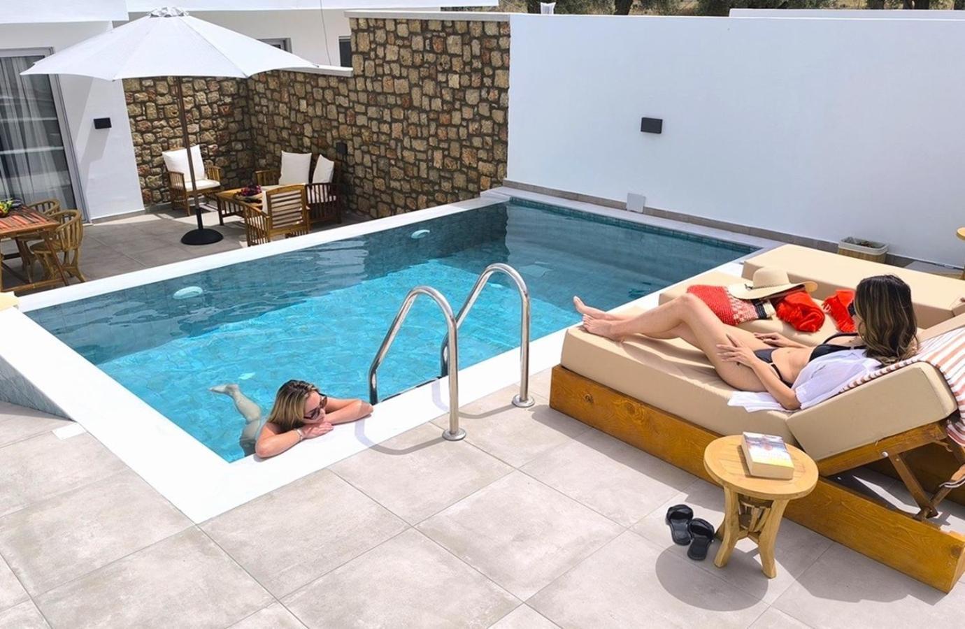 Valantina'S & Mannouel Lardos Luxury Villas Bagian luar foto