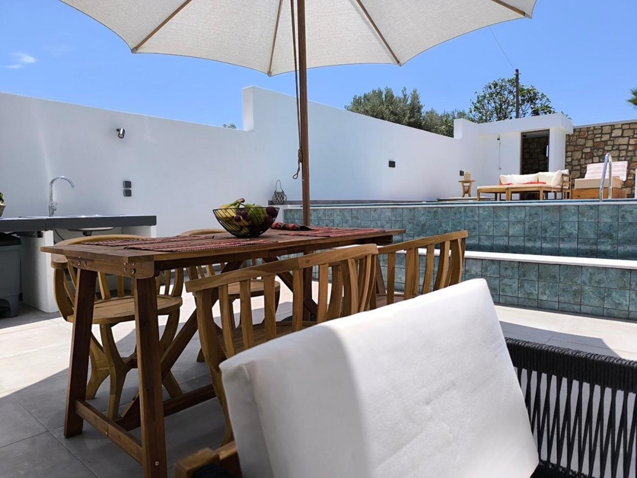 Valantina'S & Mannouel Lardos Luxury Villas Bagian luar foto