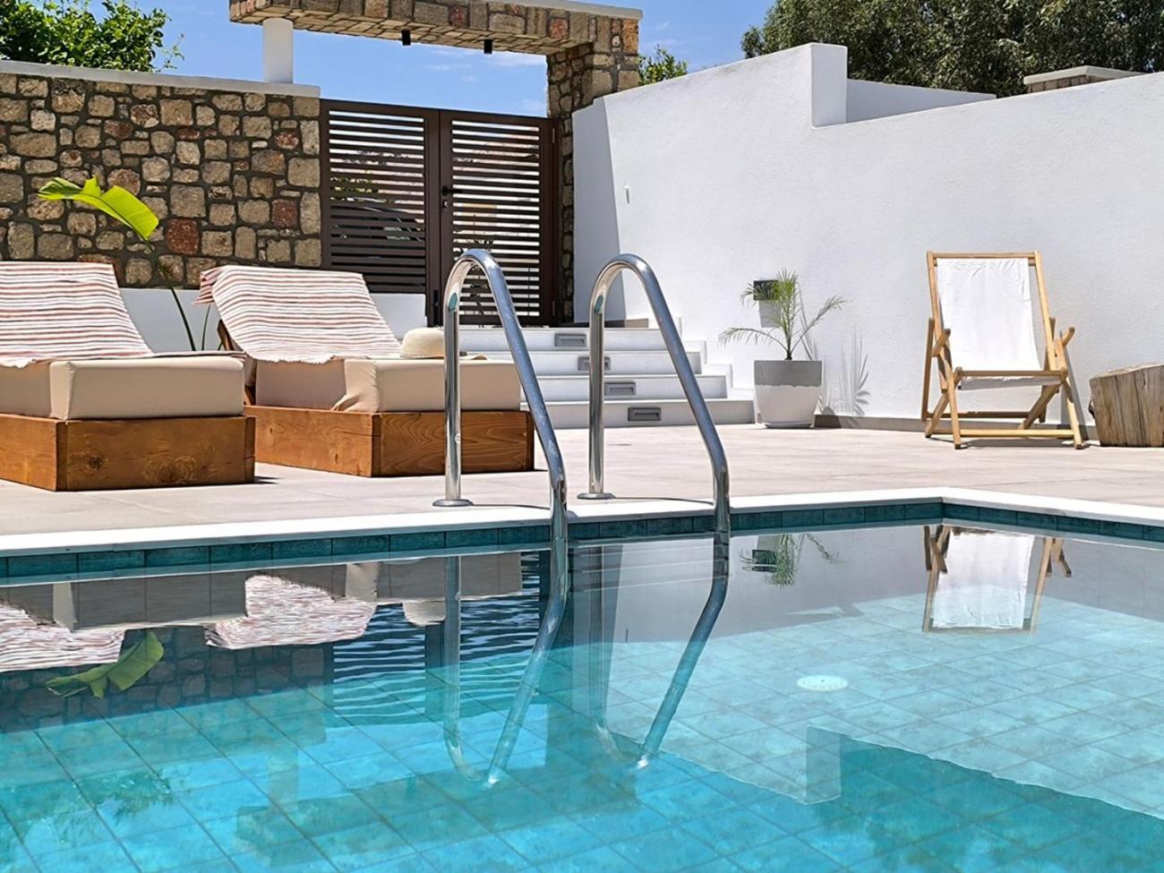 Valantina'S & Mannouel Lardos Luxury Villas Bagian luar foto