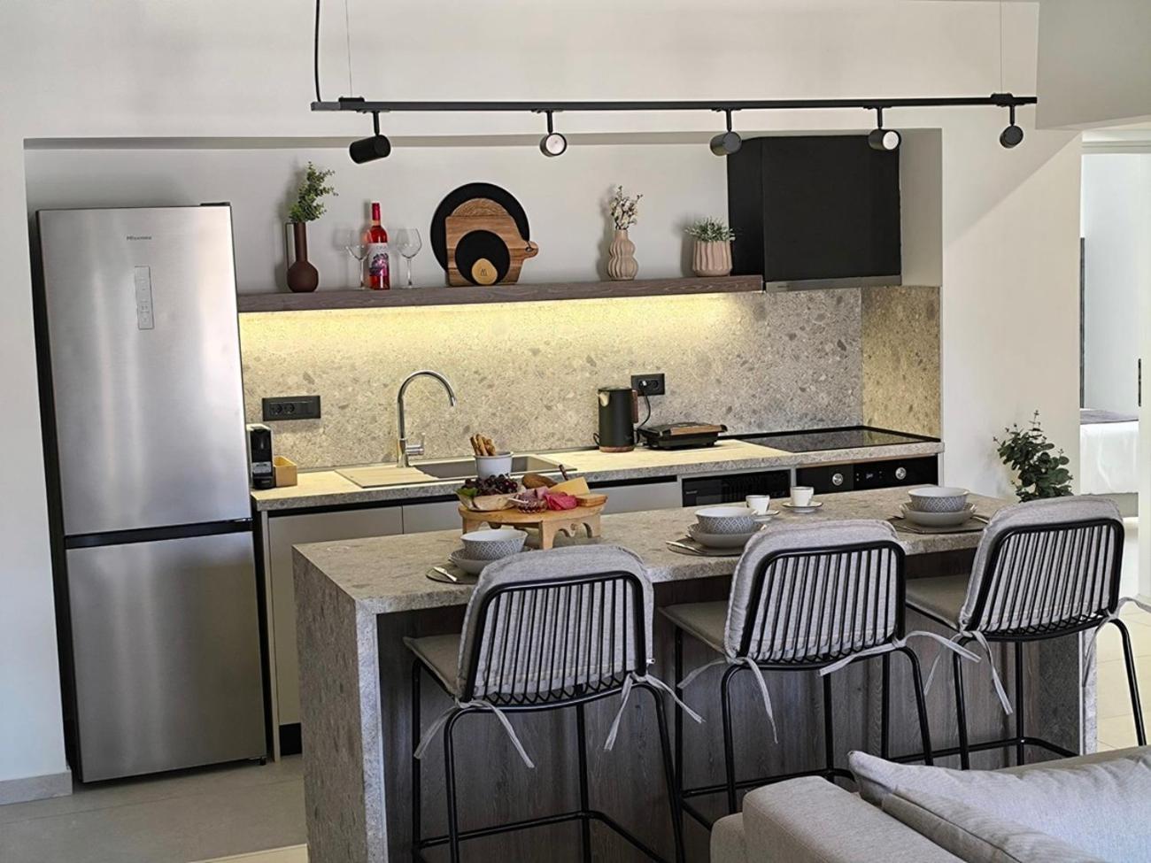 Valantina'S & Mannouel Lardos Luxury Villas Bagian luar foto